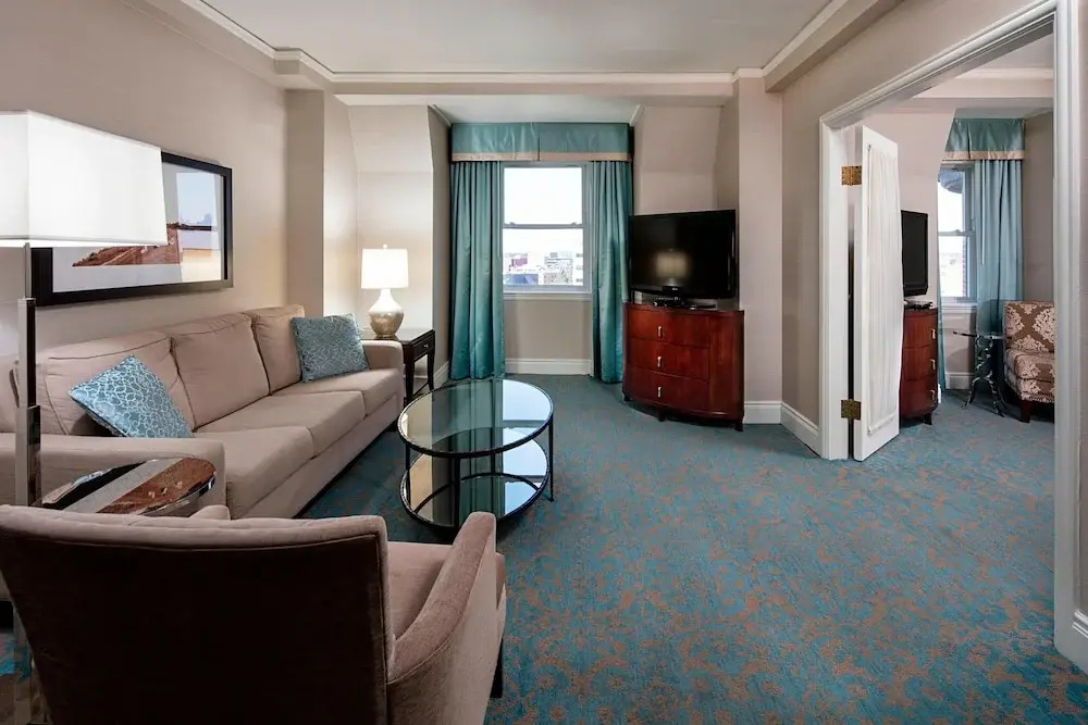 1 Bedroom Suite with city view