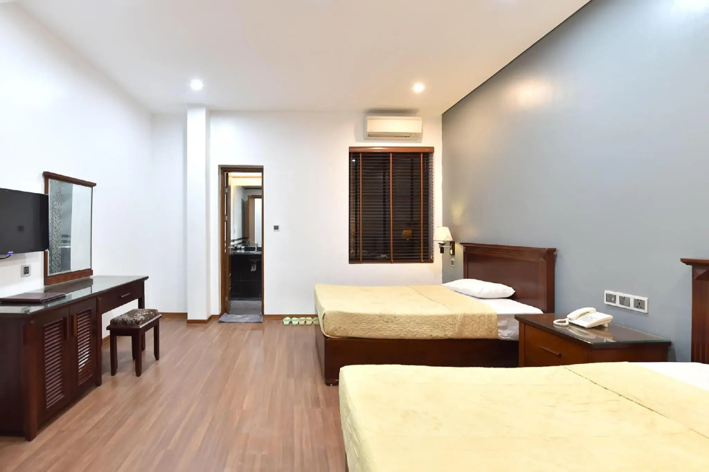 Standard Double room with mountain view (full double bed)