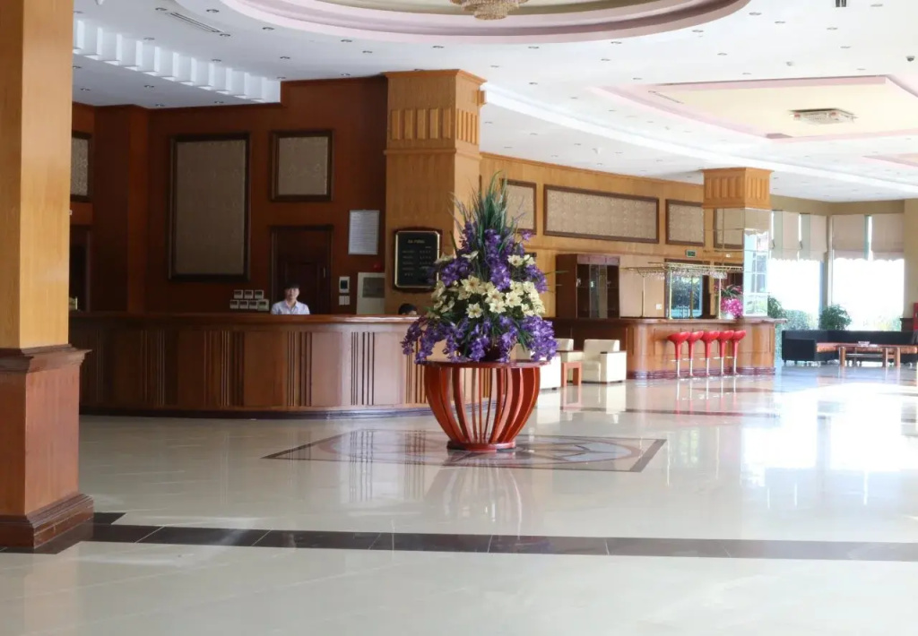 Lobby & Reception