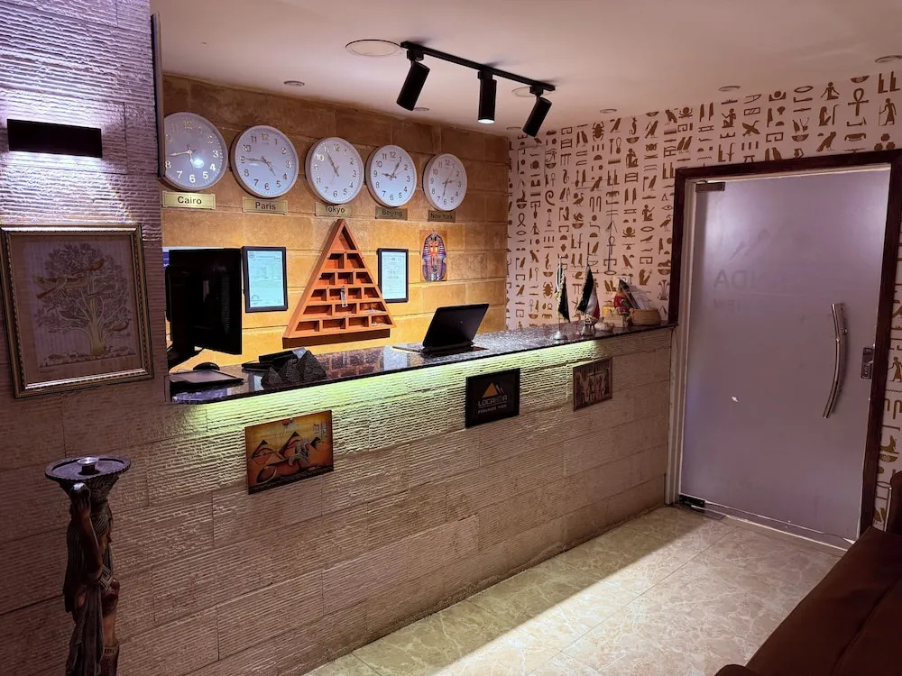 Locanda pyramids view — 2