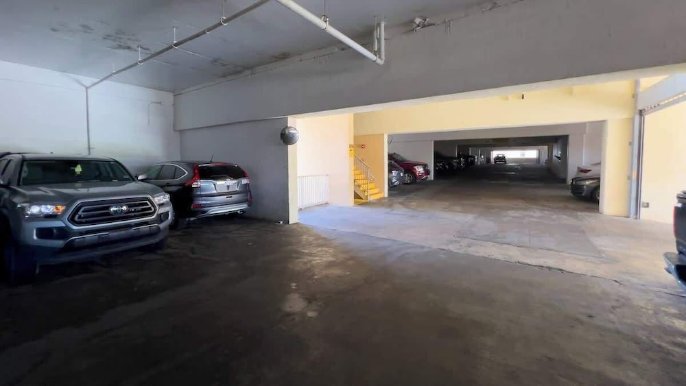 Sweeping 5th Floor Views - Direct Beach - Remodeled