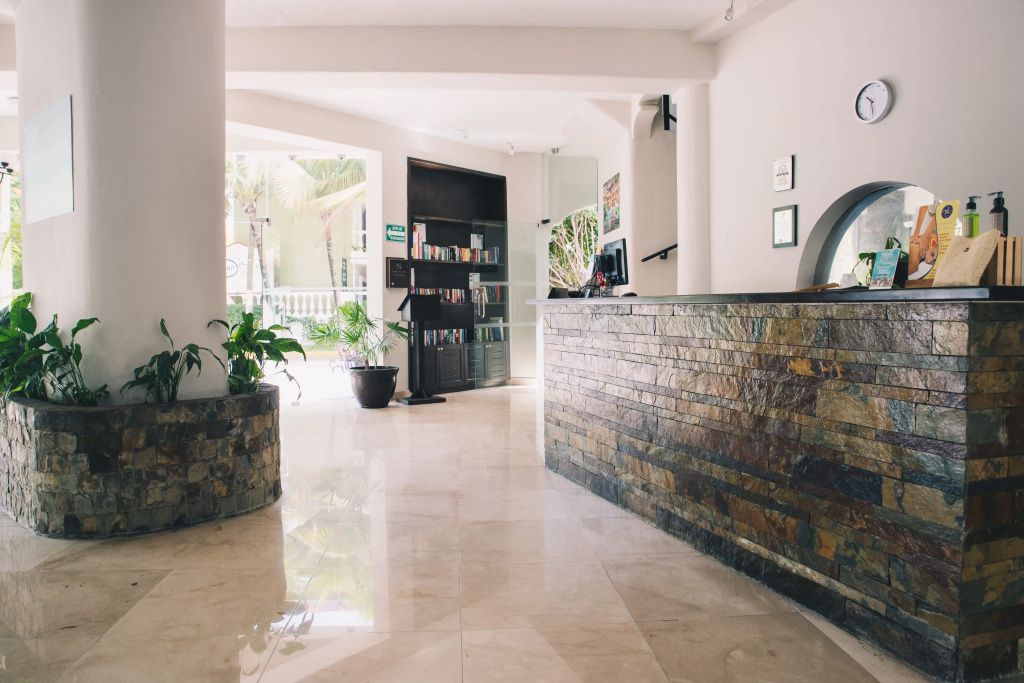 Lobby & Reception