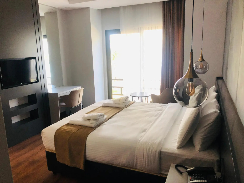 Standard Double room (full double bed)