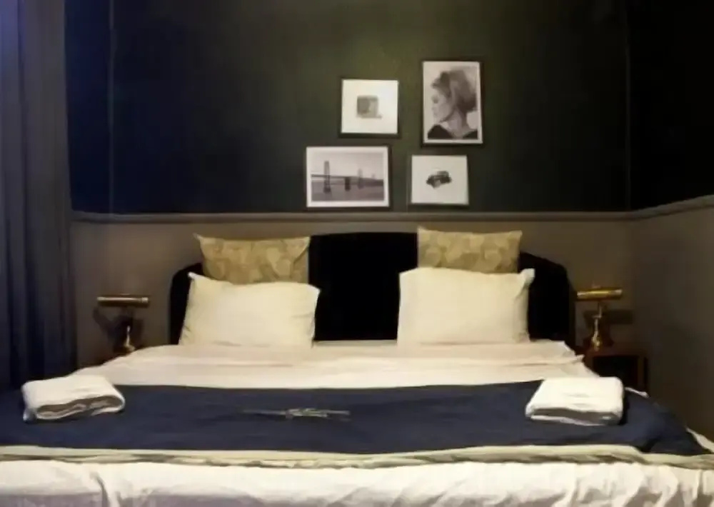 1 Bedroom Superior Double room with balcony (full double bed)