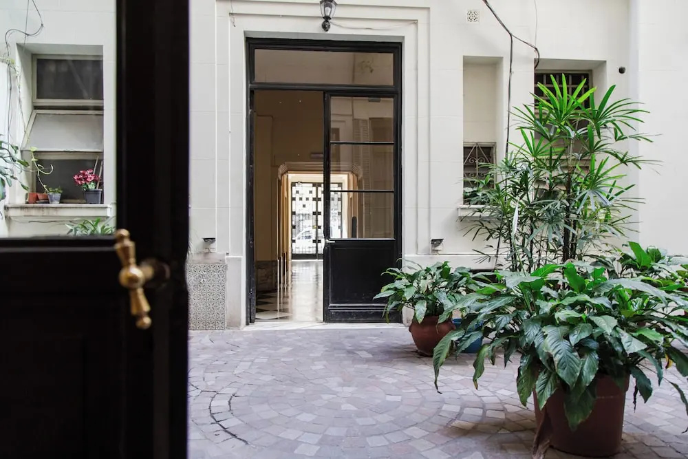 Alvear Bioy Residence by Argenhost