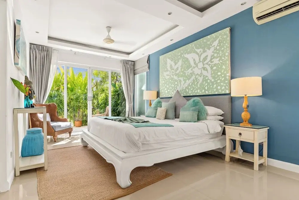 2 Bedrooms Luxury Villa beachfront