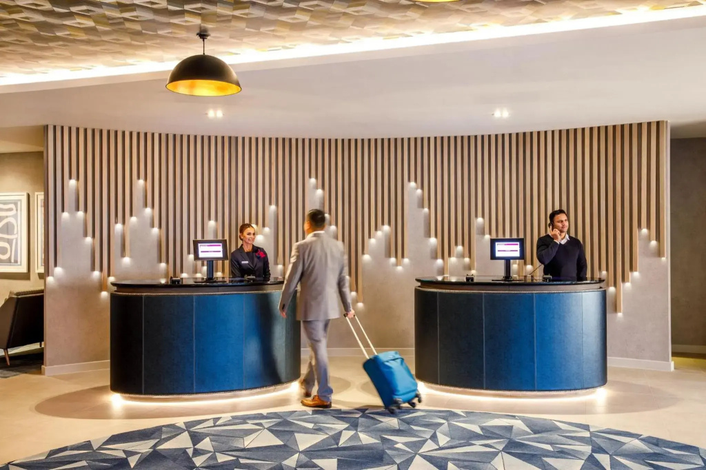 Crowne Plaza Manchester Airport by IHG - фото 34