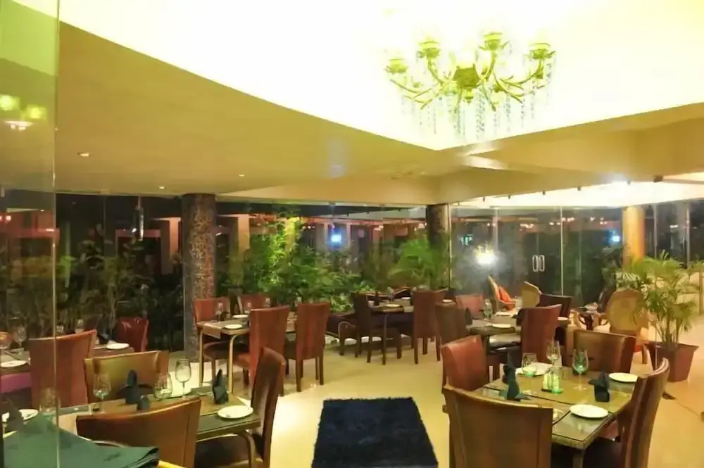 United-21 Emerald Forest Hotel - Général