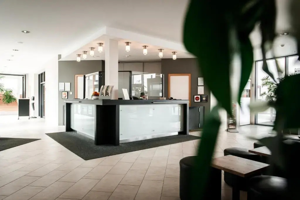 Lobby & Reception
