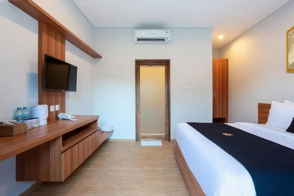 Standard Double room with balcony (full double bed)