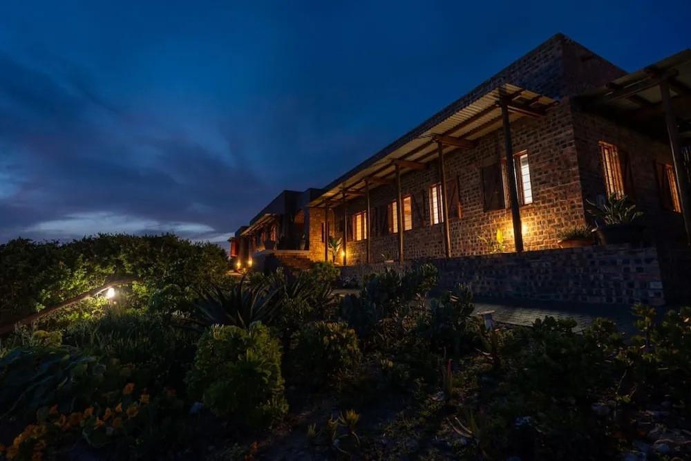 Yzerfontein 3 Bed House With Pool Sea Views