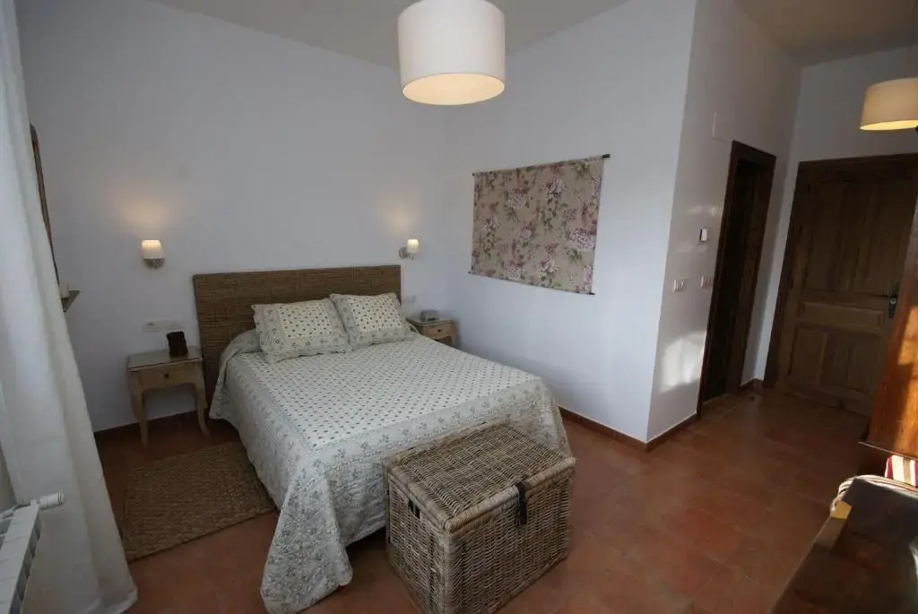 Double room (full double bed)