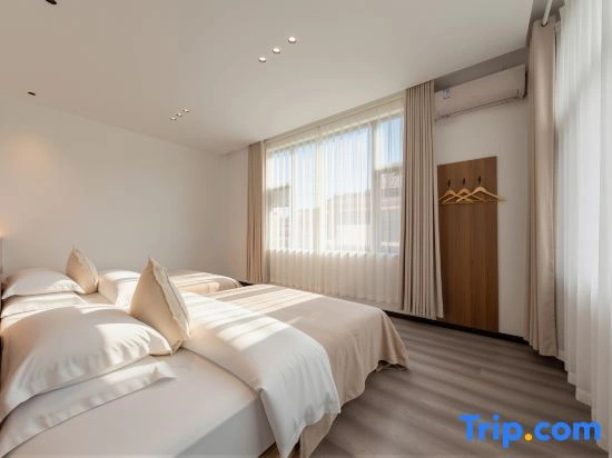 Triple Suite
