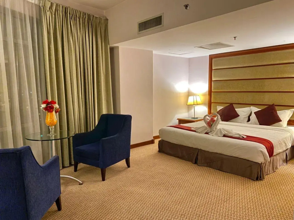 Oriental Crystal Hotel