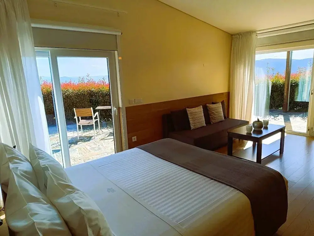 Superior Double room with balcony (full double bed)