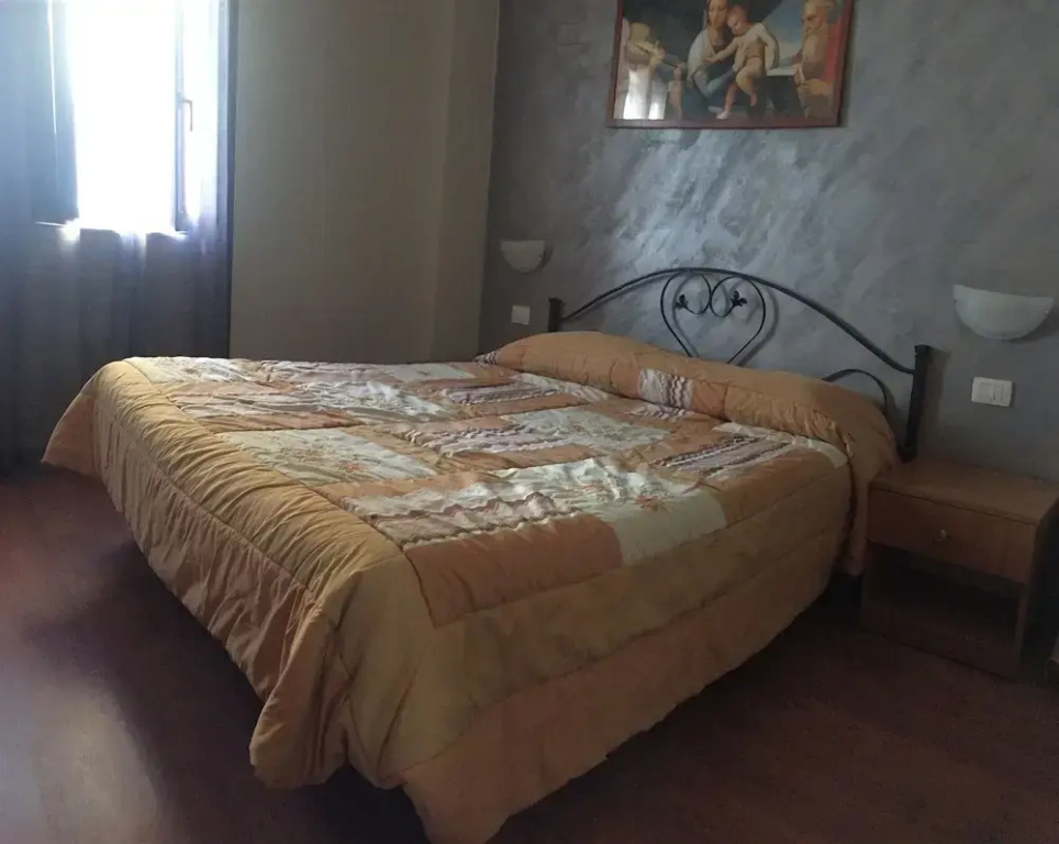 Standard Double room with balcony (full double bed)