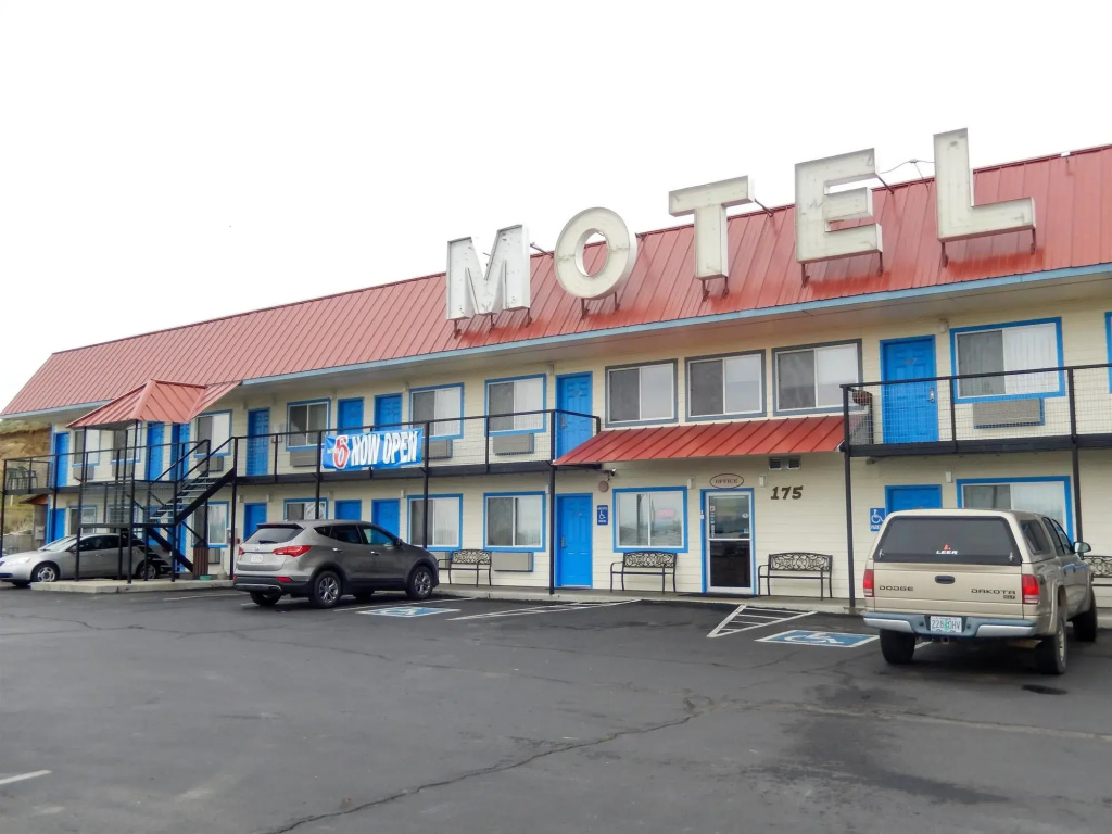 Motel 6 Baker City, OR