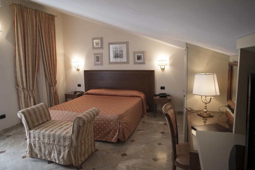 Hotel la Colonnina by null