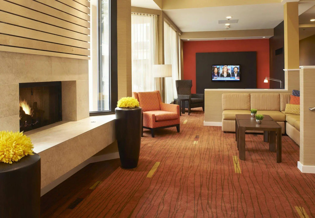 Lobby & Reception