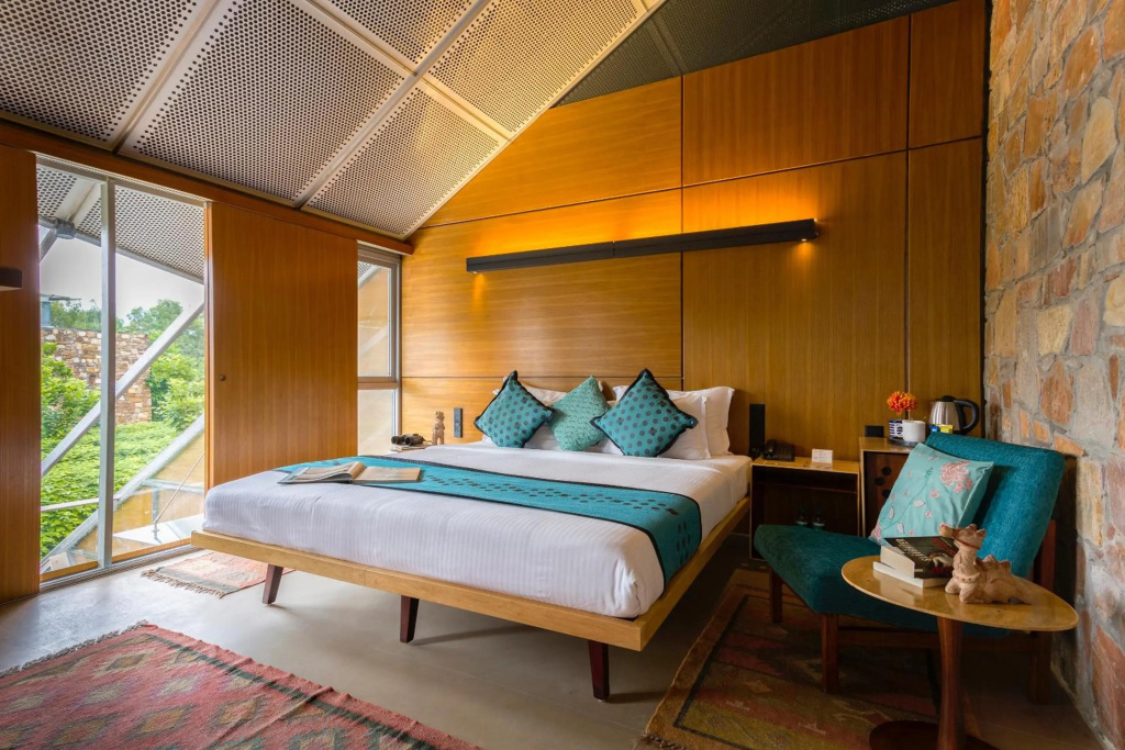 Mana Hotel — 5