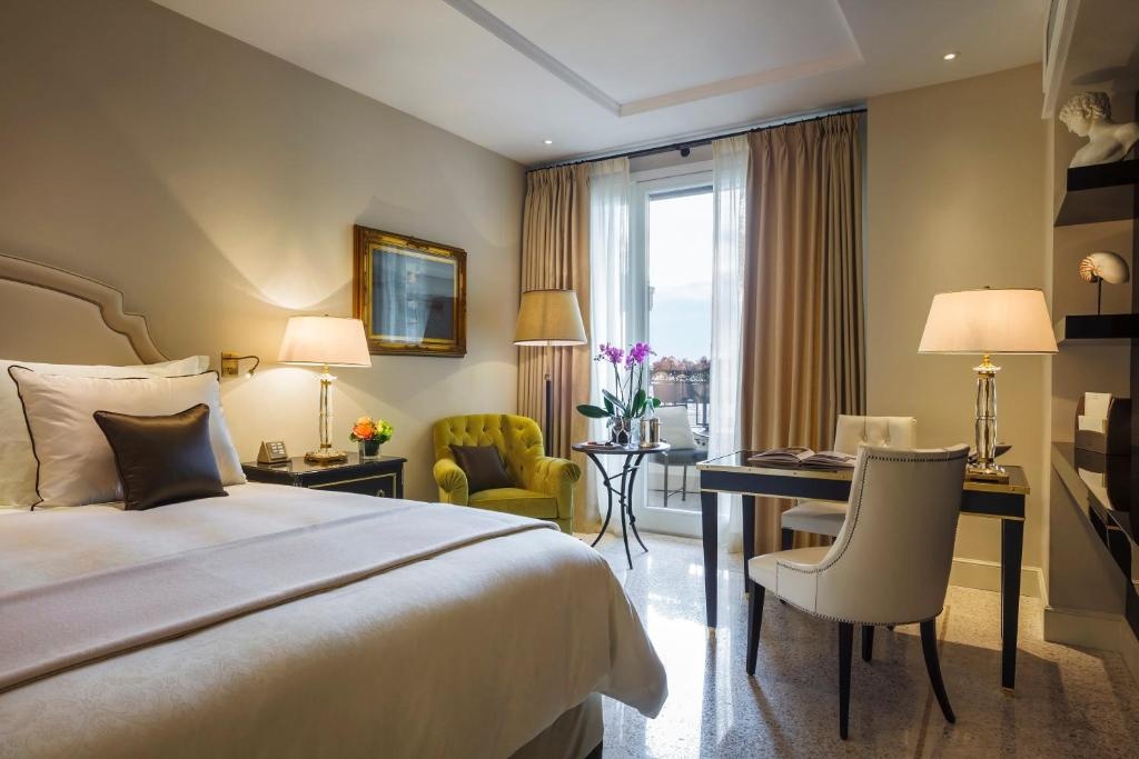 Executive Double room (full double bed) (king size bed)