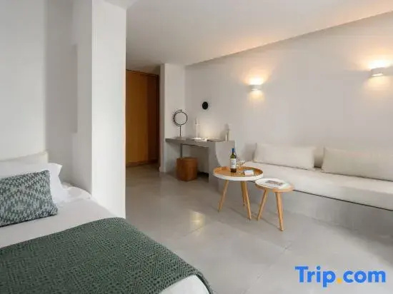 Suite with mountain view