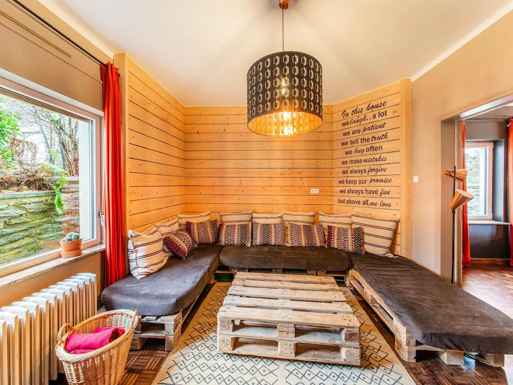 Beautiful Group House With Large Garden - фото 8