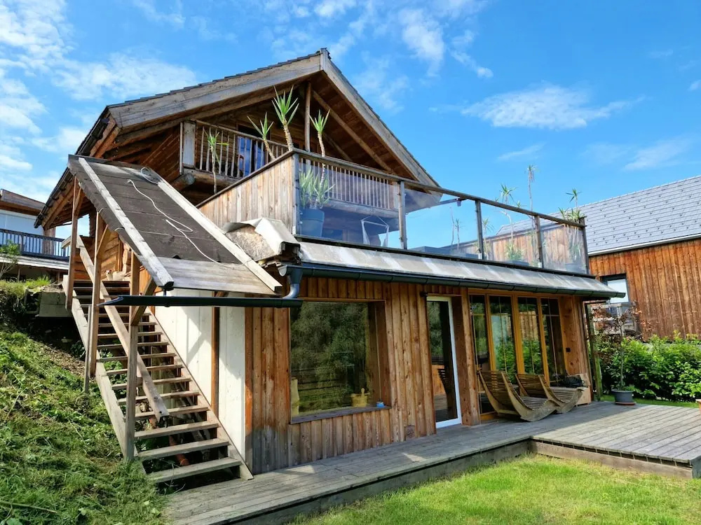 Nice Chalet in Klagenfurt With hot tub