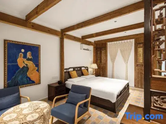 Standard Double room with courtyard view (full double bed)