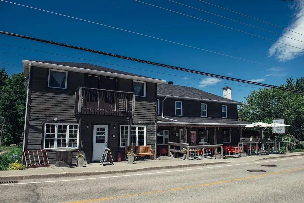 Auberge Et Salle De Spectacle La Fascine
