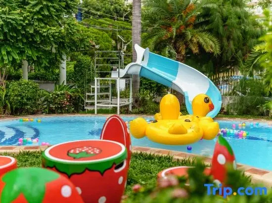 Вилла с 5 комнатами с видом на сад в Villa Navin Resort