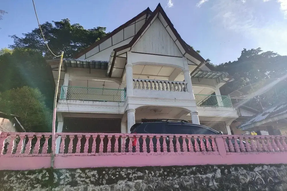 Hotel O Penginapan & Villa Sirait