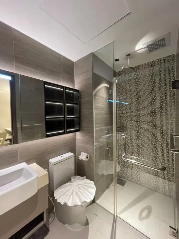 Deluxe Double room (full double bed)