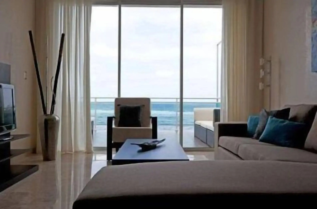 Watermark Luxury Oceanfront All Suite Hotel by null