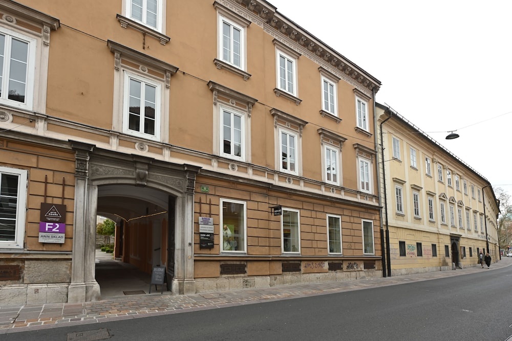 Atik Rooms
