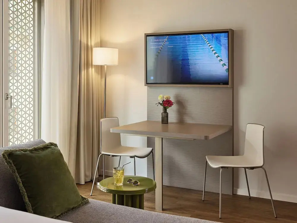 Base Geneva — фото 2