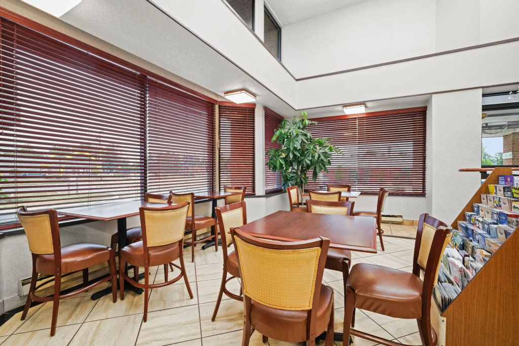 Days Inn by Wyndham Utica - фото 15