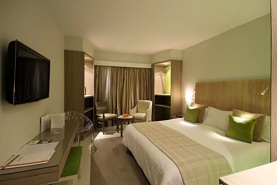Double Suite (full double bed)