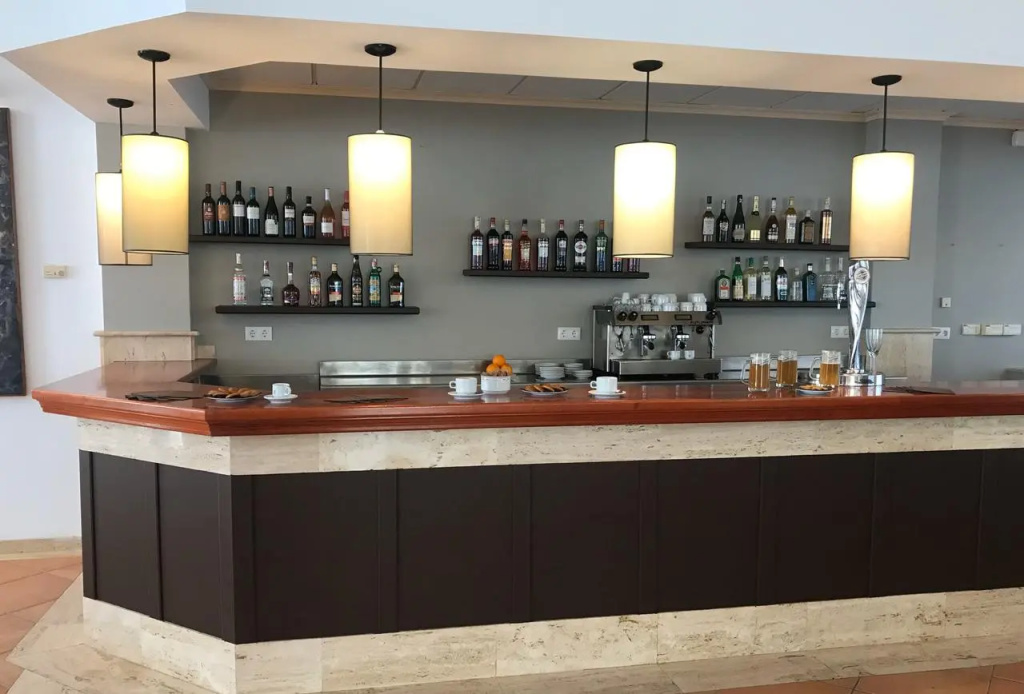 Lobby & Reception