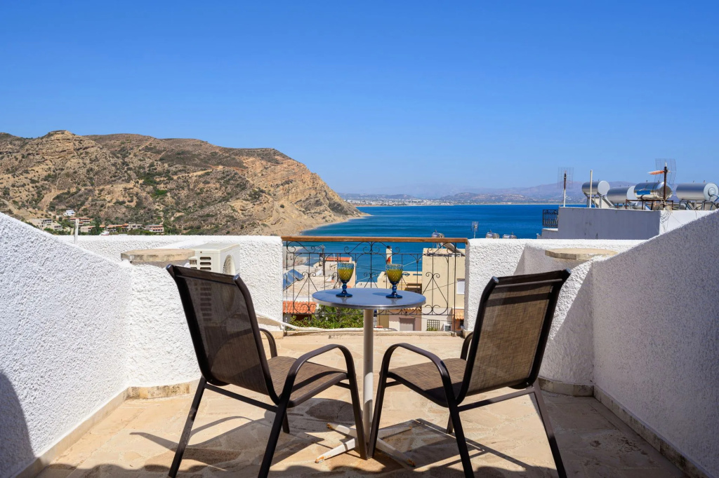 1 Bedroom Apartment with sea view