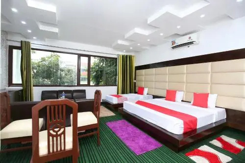 OYO 28042 Hotel Panchkula Inn