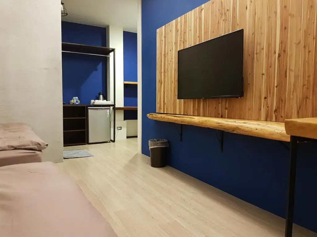 Economy room