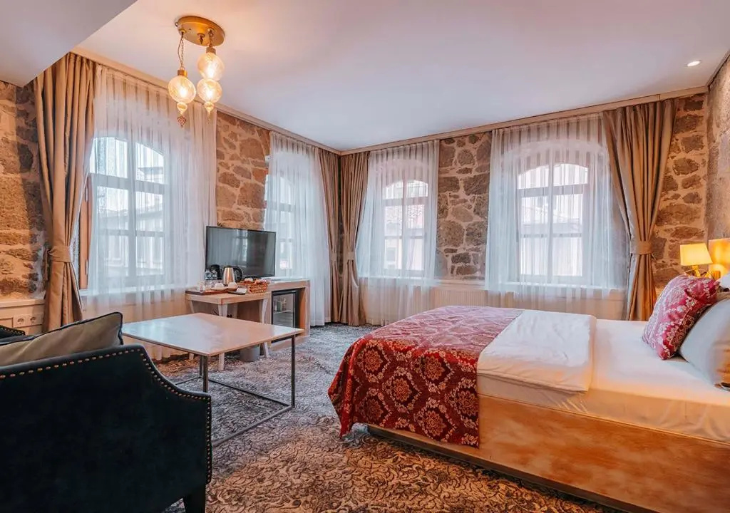Deluxe Suite