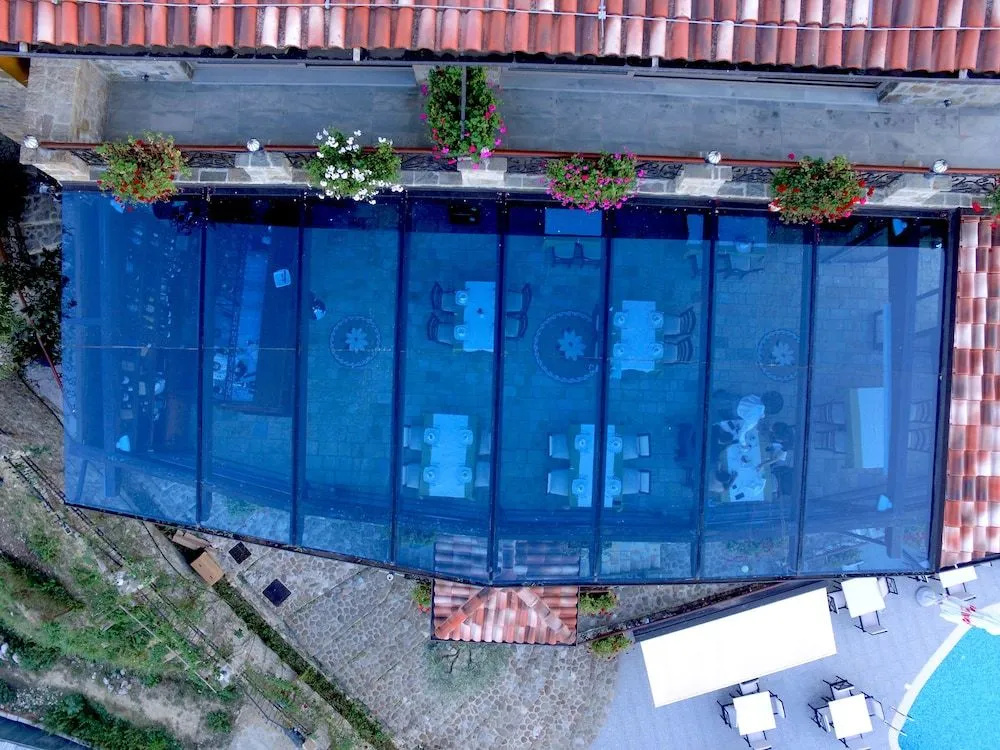 Vila Leonard