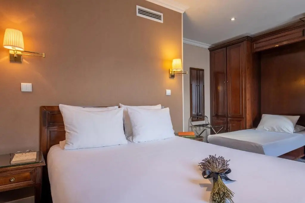 Standard room with city view