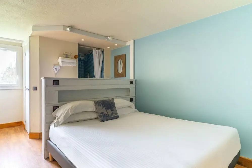 Economy room