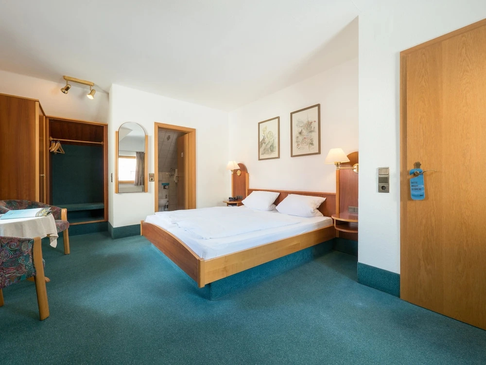 Economy room