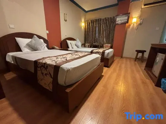 Standard Double room with river view (twin beds)