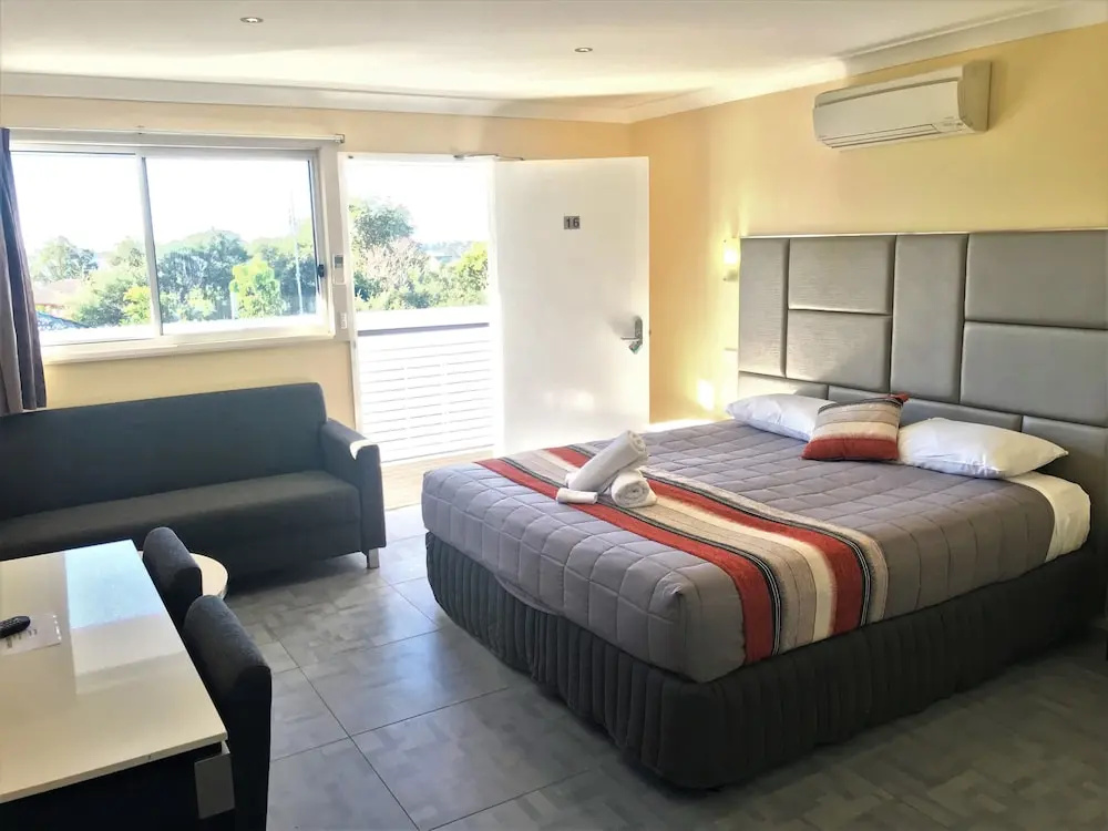 Superior Double room with balcony (full double bed)