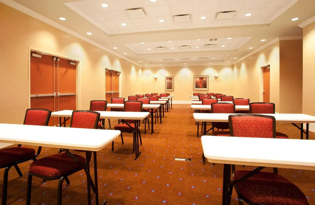 Holiday Inn Aurora North - Naperville by IHG - Général
